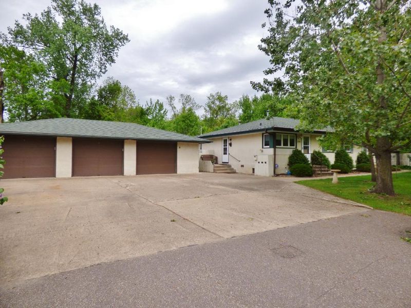 2701-2705 134th Ln NW, Andover, MN 55304