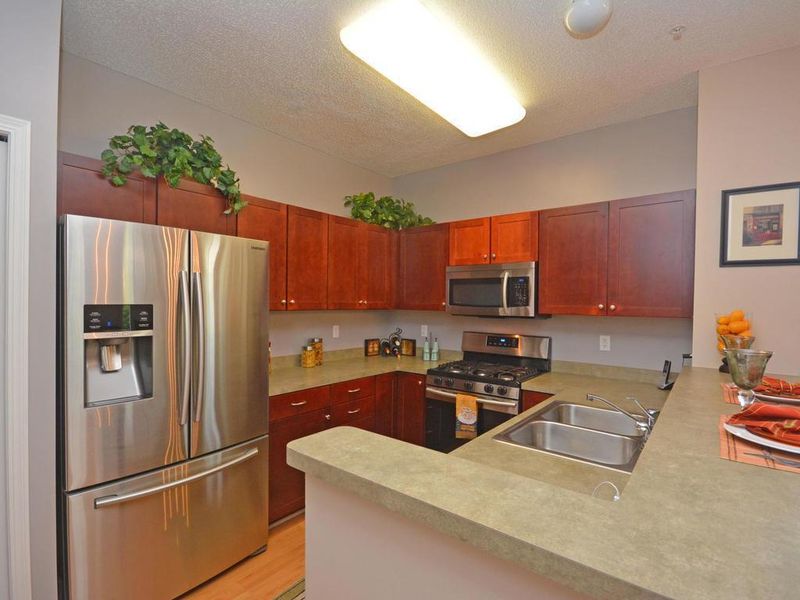 1573 Legacy Pw E #1, Maplewood, MN 55109