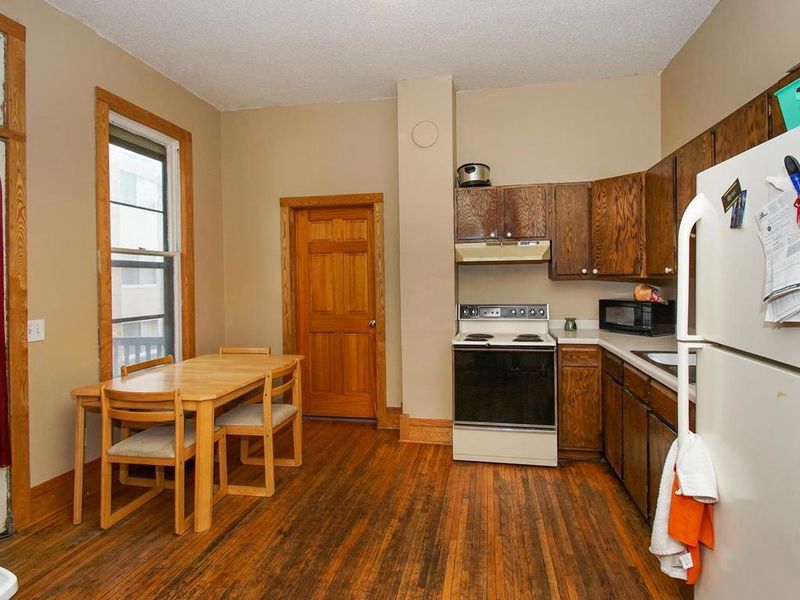 3761 W Broadway Ave, Robbinsdale, MN 55422