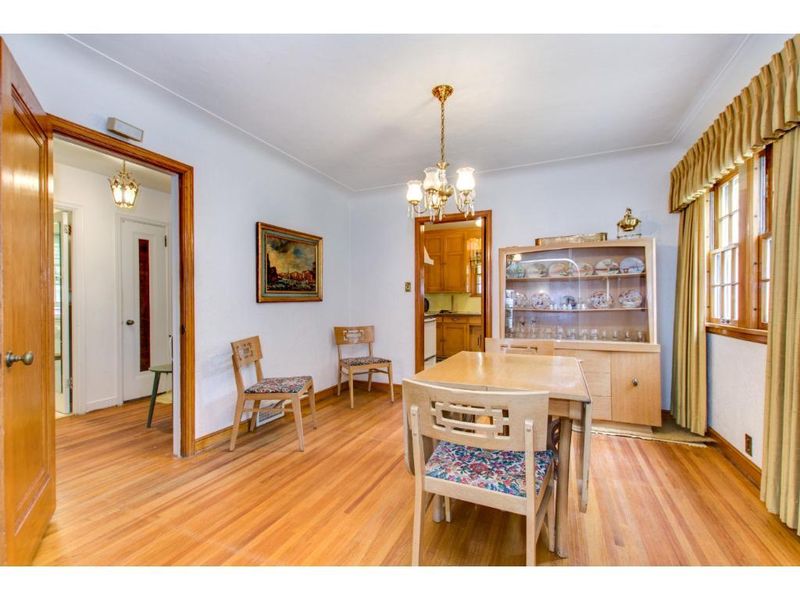922 Hawthorne Ave E, Saint Paul, MN 55106