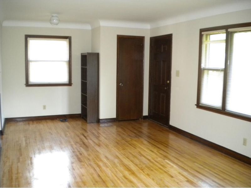 2693 Chippewa Ave, North Saint Paul, MN 55109
