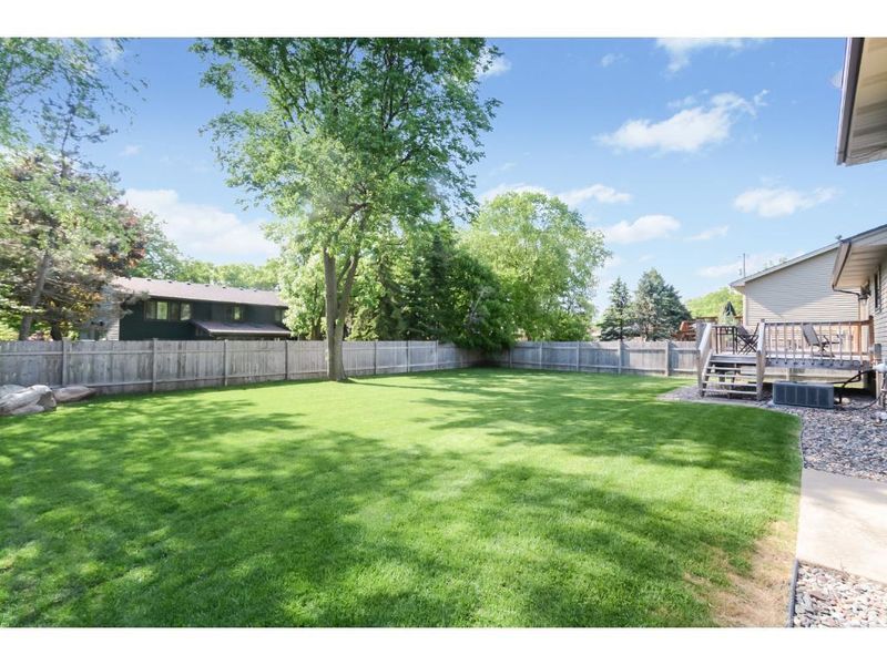 1847 Prior Ave N, Falcon Heights, MN 55113