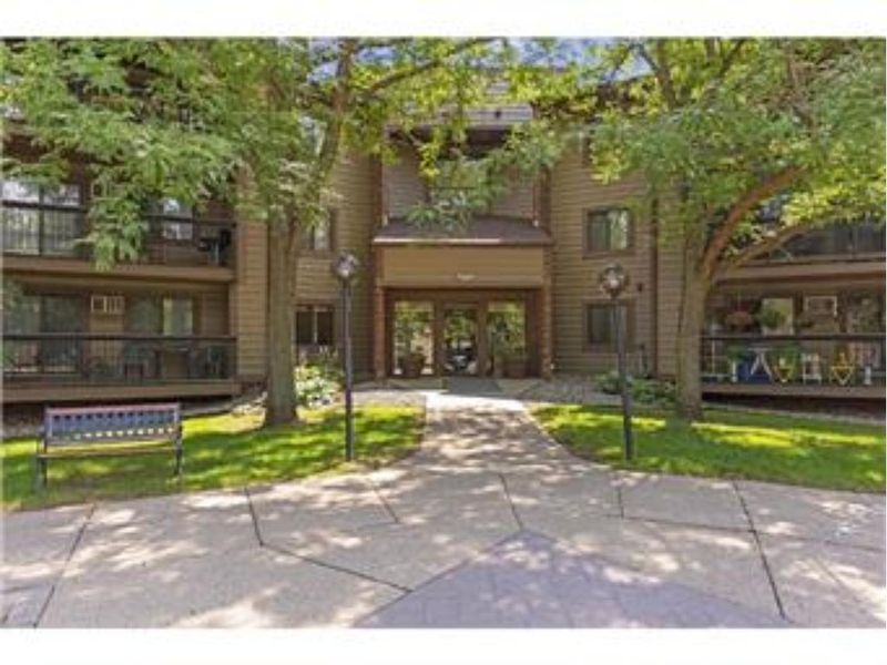 7501 W 101st St #122, Bloomington, MN 55438