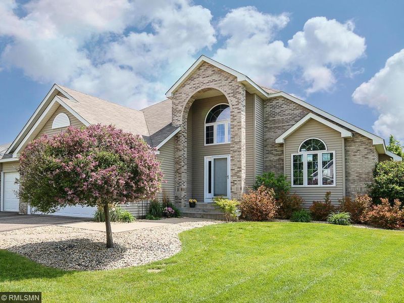 4217 99th Ave N, Brooklyn Park, MN 55443