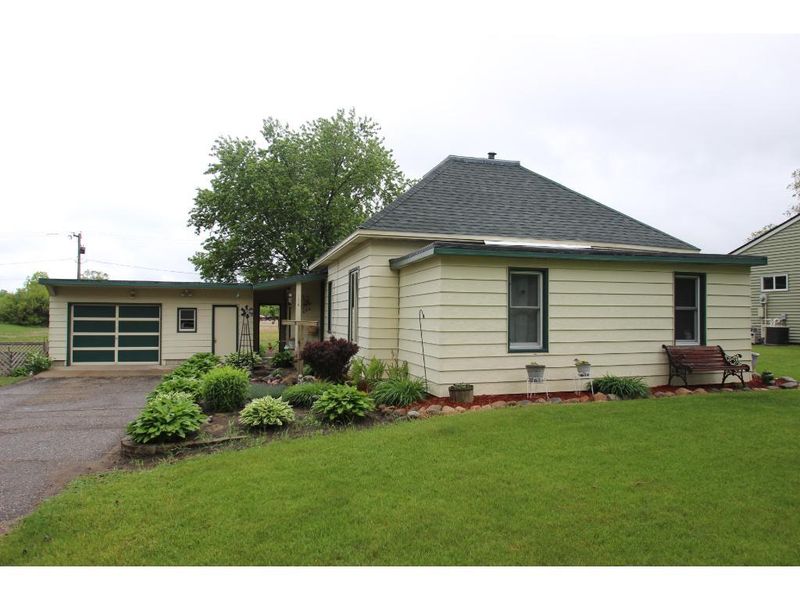 106 Cedar St S, Sauk Centre, MN 56378