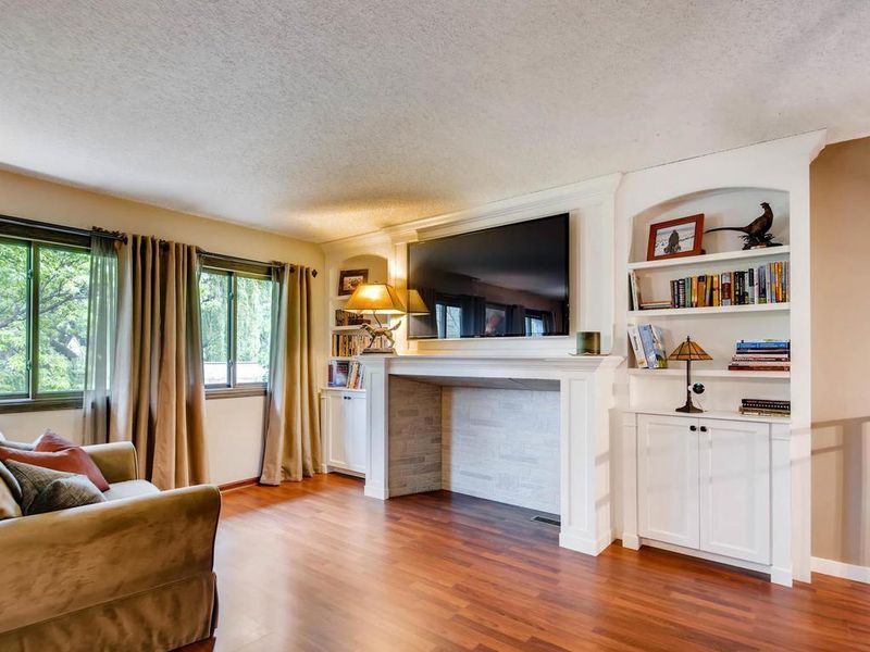 4536 Cinnamon Ridge Trl, Eagan, MN 55122