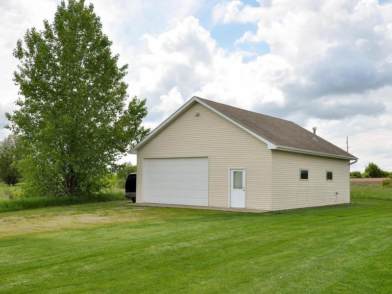 8165 Fern Ln, Loretto, MN 55357