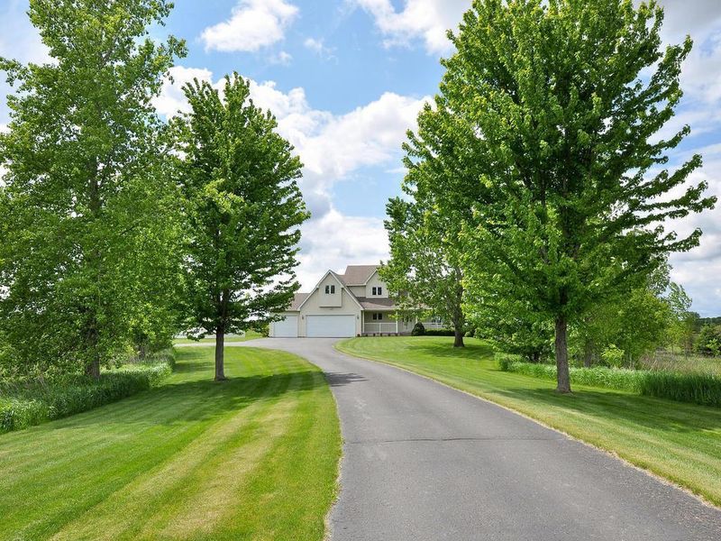 8165 Fern Ln, Loretto, MN 55357