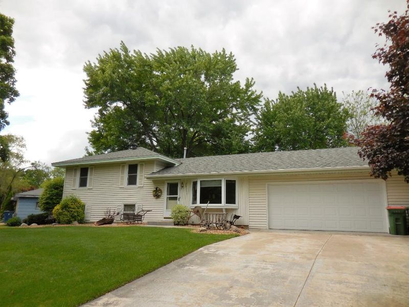 2831 114th Ave NW, Coon Rapids, MN 55433