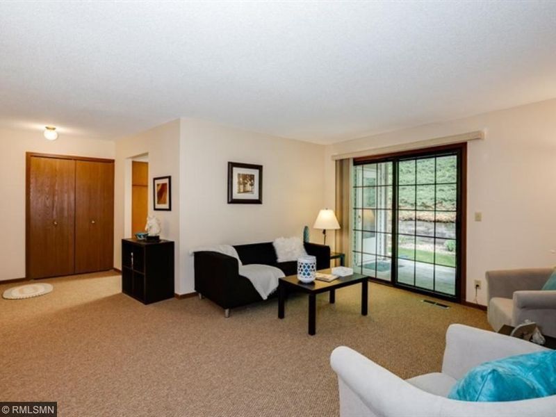 5261 Balmoral Ln, Bloomington, MN 55437