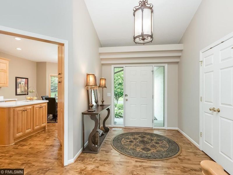 10368 Tuscany Way, Eden Prairie, MN 55347
