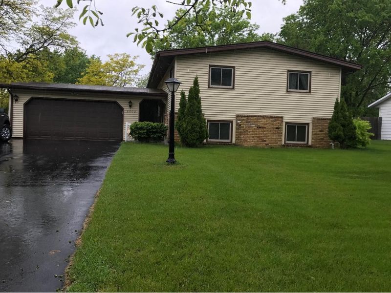 8009 Brandywine Pw, Brooklyn Park, MN 55444