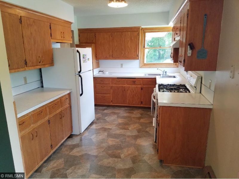 5094 NW Lathrop Ave, Annandale, MN 55302