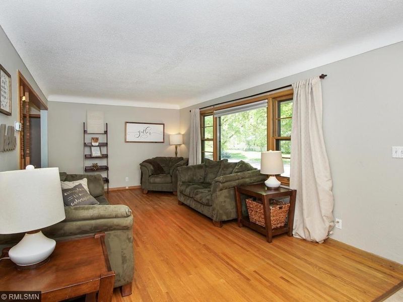 1524 Atlantic St, Saint Paul, MN 55106