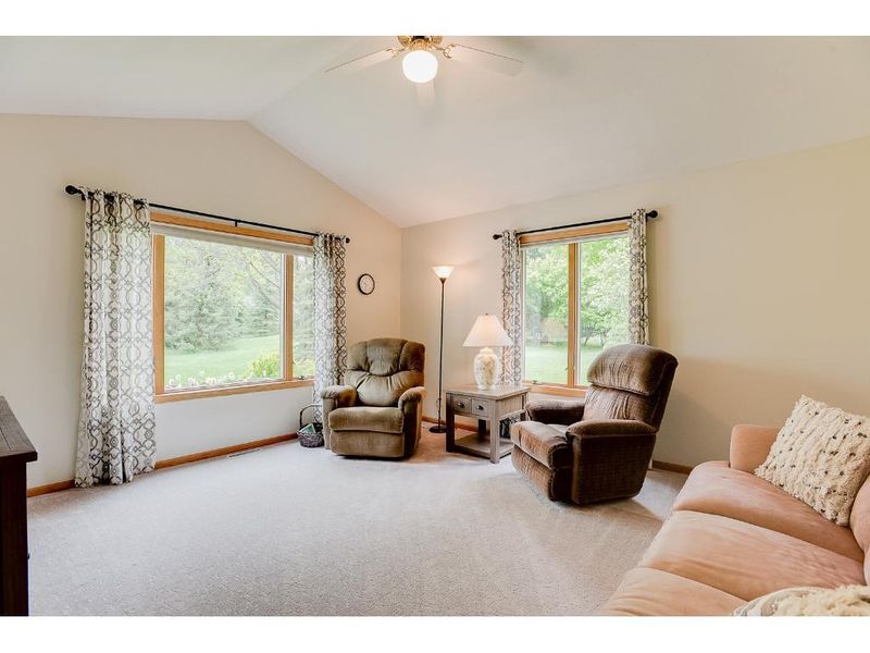 6417 360th St, North Branch, MN 55056