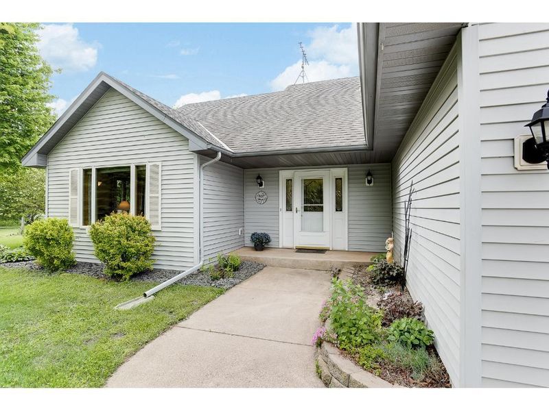 6417 360th St, North Branch, MN 55056