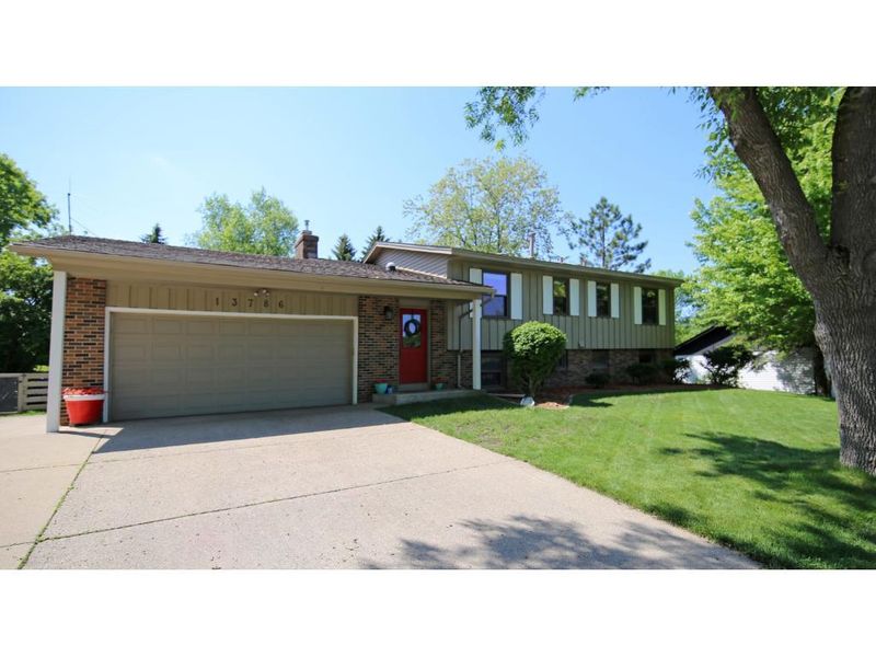 13786 Fordham Ave, Apple Valley, MN 55124