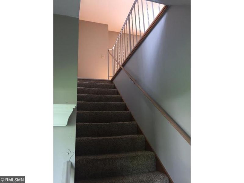 4306 Parkview Ct, Vadnais Heights, MN 55127