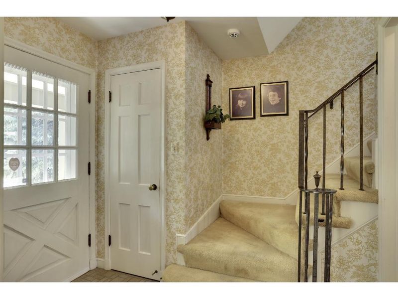 1807 Beechwood Ave, Saint Paul, MN 55116
