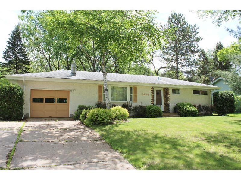 3424 Mcknight Rd N, White Bear Lake, MN 55110