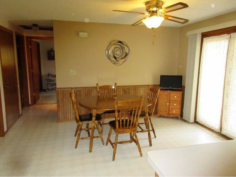 304 S 7th St, Henderson, MN 56044