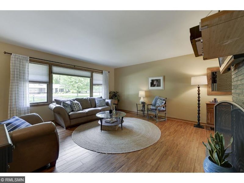 12902 Lone Oak Dr, Minnetonka, MN 55305