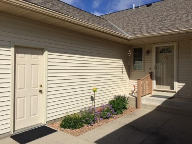 302 Frank Ave NW, Elysian, MN 56028