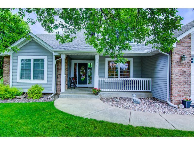 767 Heron Ave N, Oakdale, MN 55128