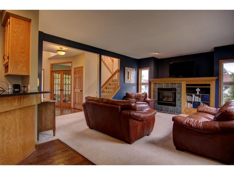 182 Summit Ave, Loretto, MN 55357