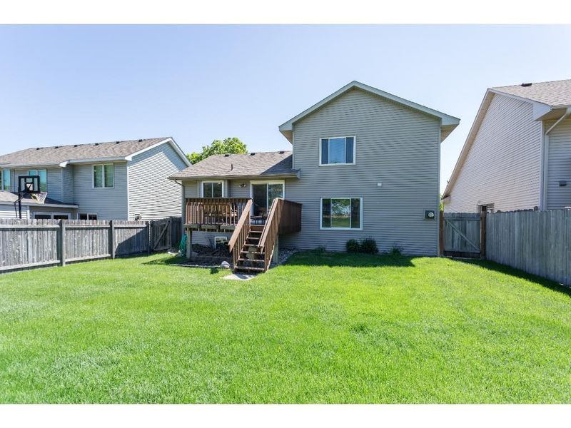 15895 Hyland Pointe Ct, Apple Valley, MN 55124