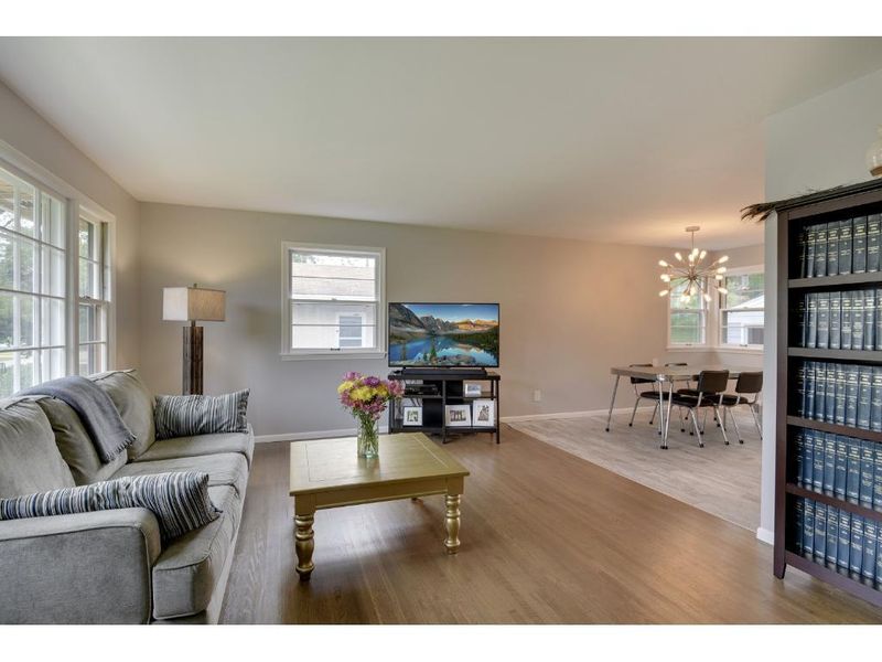 3721 Emilie Pl, Robbinsdale, MN 55422