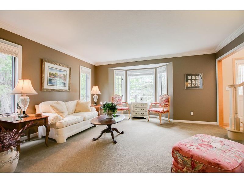 855 Park Place Dr, Mendota Heights, MN 55118