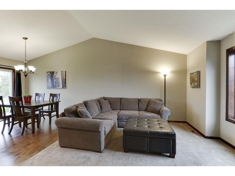 6702 89th Ave N, Brooklyn Park, MN 55445