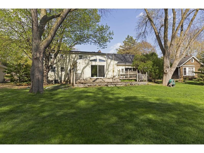 5209 Duggan Pz, Edina, MN 55439