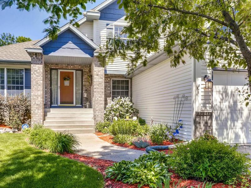 725 Fox Rd, Lino Lakes, MN 55014