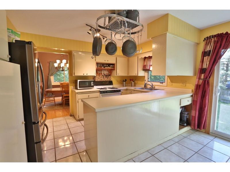 770 Carla Ln, Little Canada, MN 55109