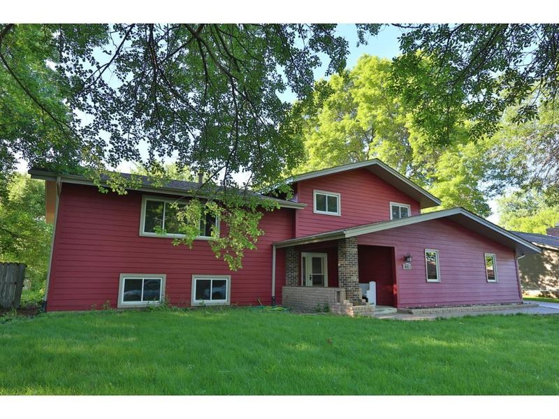 770 Carla Ln, Little Canada, MN 55109