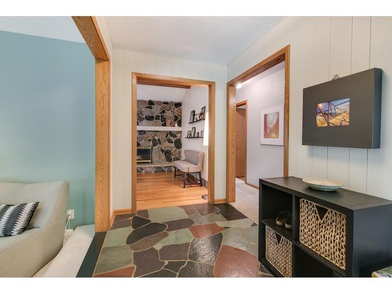 8510 Julianne Ter, Golden Valley, MN 55427