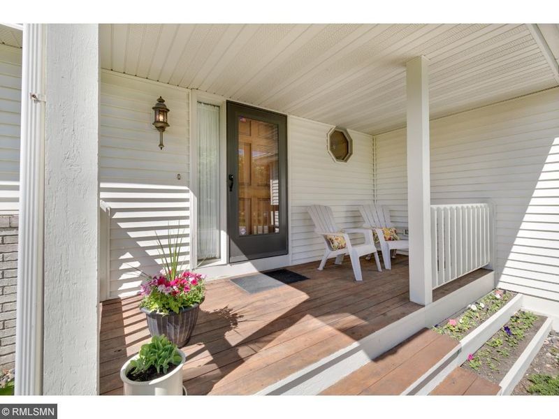 17346 Rosalla Dr, Eden Prairie, MN 55346