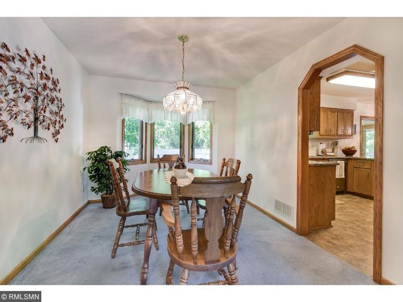 17346 Rosalla Dr, Eden Prairie, MN 55346
