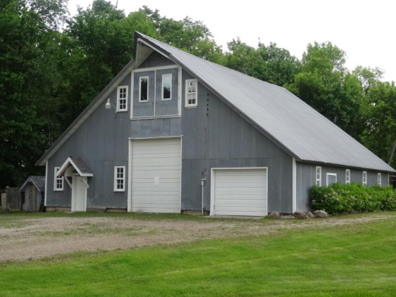 22065 Eagle Ave, Winsted, MN 55395