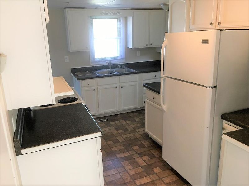 17 14th St NW, Faribault, MN 55021