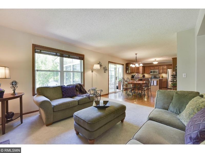 685 Tanager Rd, Waconia, MN 55387