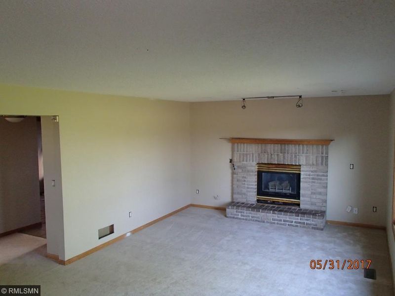 7094 158th St W, Apple Valley, MN 55124