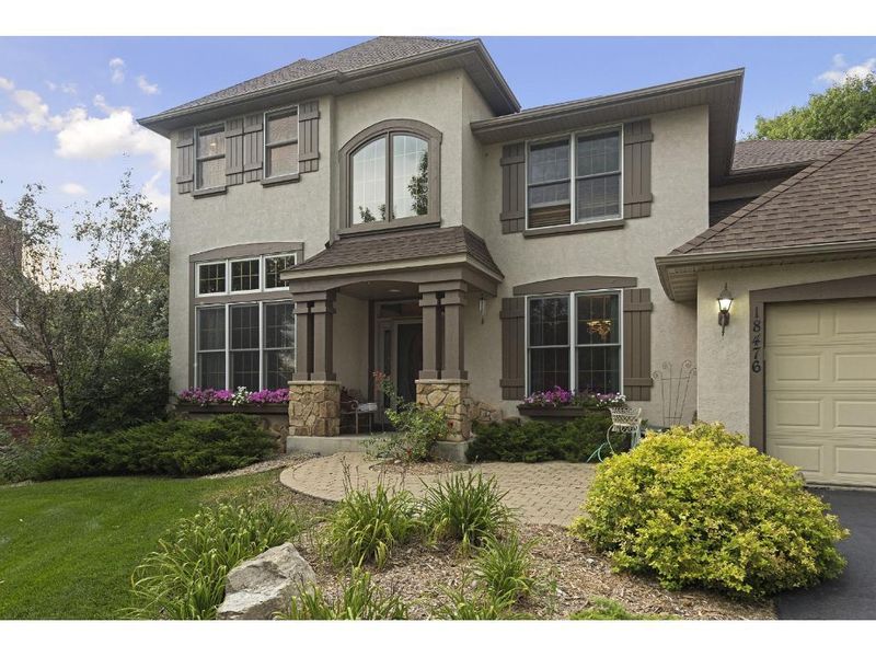 18476 Pathfinder Dr, Eden Prairie, MN 55347