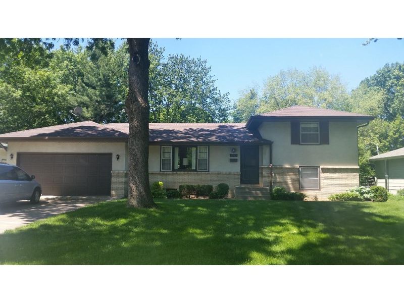 6925 Toledo Ave N, Brooklyn Center, MN 55429