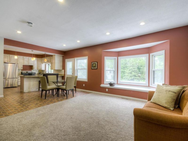 5746 143rd St W, Apple Valley, MN 55124