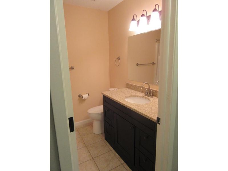 63 River Woods Ln, Burnsville, MN 55337
