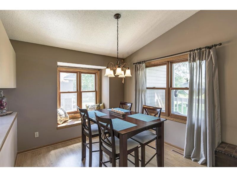 1904 Southpointe Ter #B1904, Eagan, MN 55122