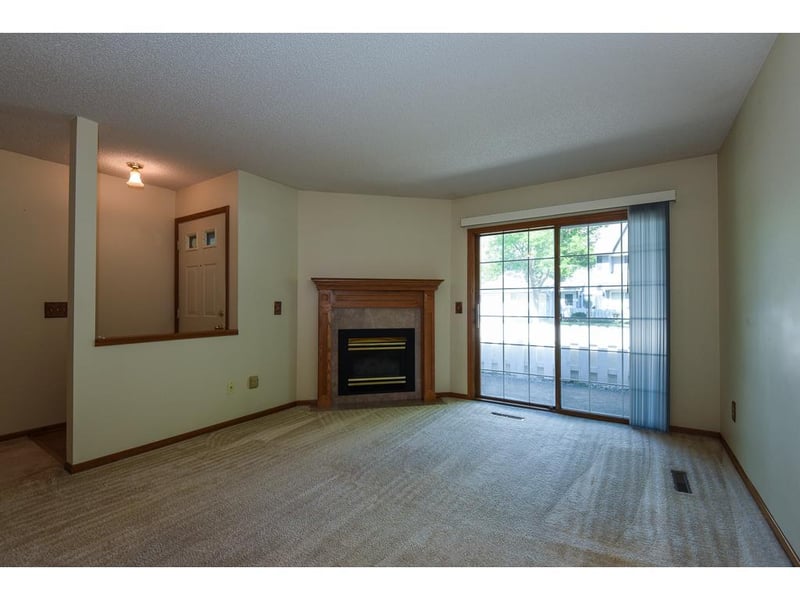 2579 Lockwood Dr, Eagan, MN 55120